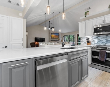 267 E Rainbow Ridge Circle - Photo Thumbnail 17