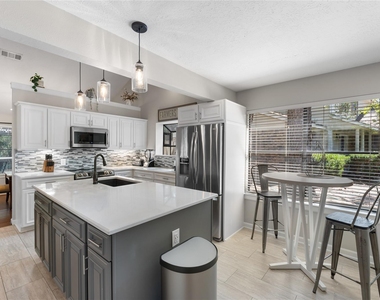 267 E Rainbow Ridge Circle - Photo Thumbnail 11
