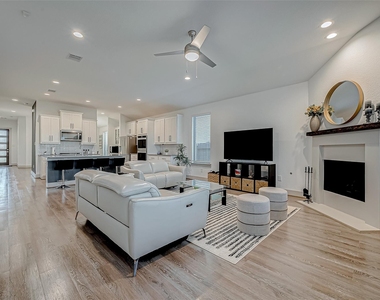3802 Colorado Bend Drive - Photo Thumbnail 10