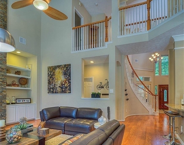22 Villa Canyon Place - Photo Thumbnail 4