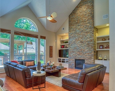 22 Villa Canyon Place - Photo Thumbnail 3