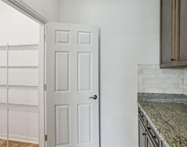 4512 Tatum Loop - Photo Thumbnail 32