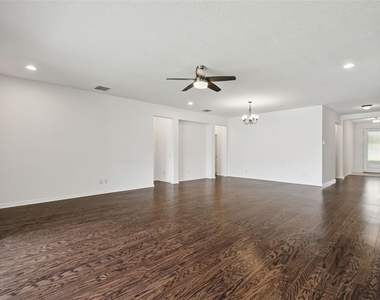 4512 Tatum Loop - Photo Thumbnail 2