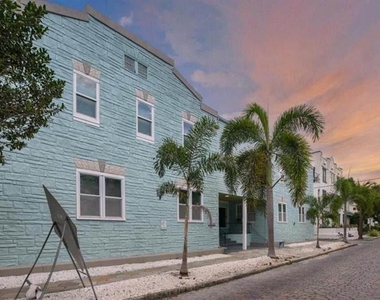 308 Grove Street N - Photo Thumbnail 1