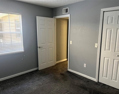 2500 Winding Creek Boulevard - Photo Thumbnail 10
