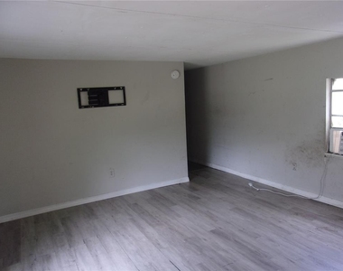 11105 Pinto Drive - Photo Thumbnail 7