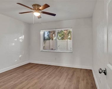 5900 22nd Avenue N - Photo Thumbnail 7