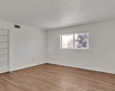 5900 22nd Avenue N - Photo Thumbnail 18