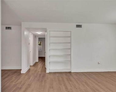 5900 22nd Avenue N - Photo Thumbnail 19