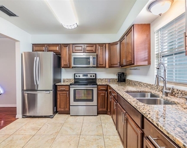 701 Poinsettia Road - Photo Thumbnail 2