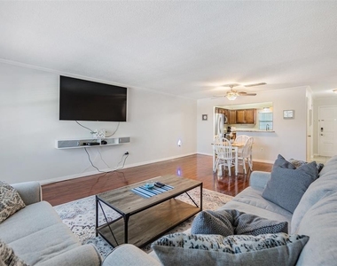 701 Poinsettia Road - Photo Thumbnail 7
