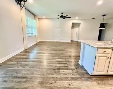 7942 Roma Dune Drive - Photo Thumbnail 5