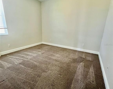 7942 Roma Dune Drive - Photo Thumbnail 17
