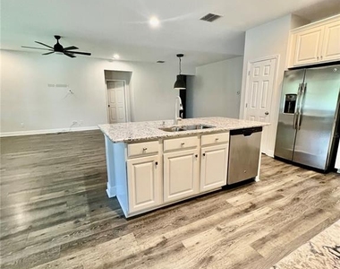 7942 Roma Dune Drive - Photo Thumbnail 6
