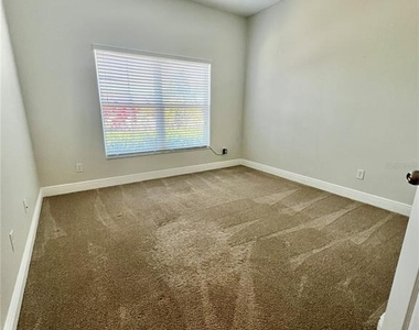 7942 Roma Dune Drive - Photo Thumbnail 16