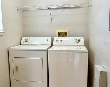 2249 Portofino Place - Photo Thumbnail 20