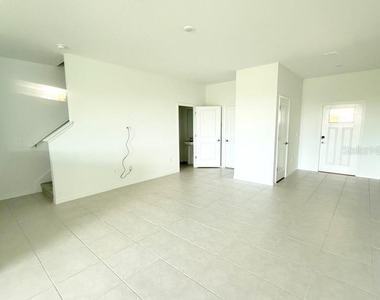 32010 Spiceberry Street - Photo Thumbnail 4
