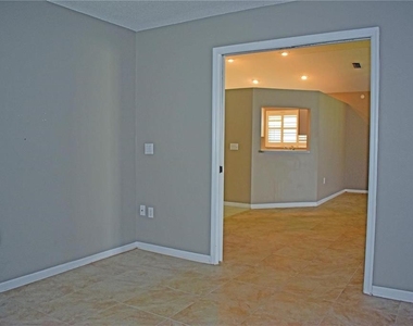 14499 Tamarind Loop - Photo Thumbnail 19
