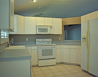 14499 Tamarind Loop - Photo Thumbnail 6