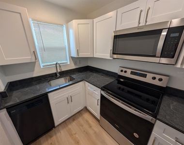 1834 28th Avenue N - Photo Thumbnail 2
