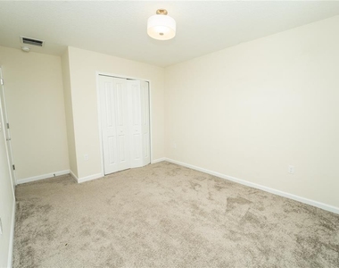 2831 Alder Berry Boulevard - Photo Thumbnail 16