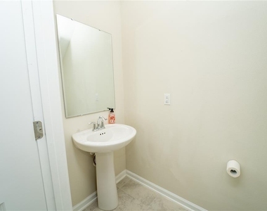 2831 Alder Berry Boulevard - Photo Thumbnail 8