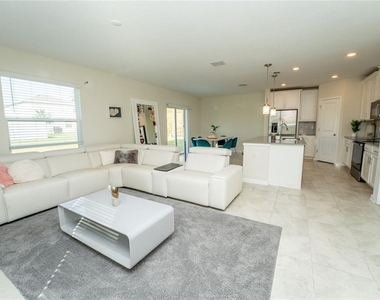 2831 Alder Berry Boulevard - Photo Thumbnail 7