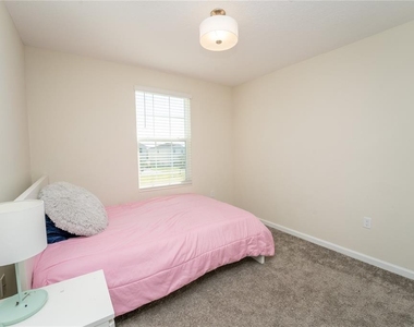 2831 Alder Berry Boulevard - Photo Thumbnail 17