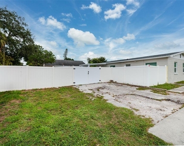 101 40th Avenue Ne - Photo Thumbnail 28
