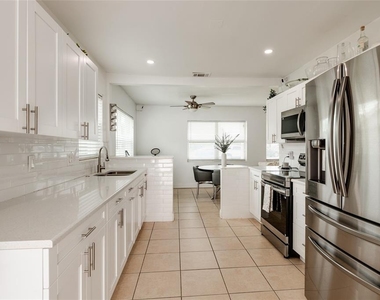 101 40th Avenue Ne - Photo Thumbnail 13