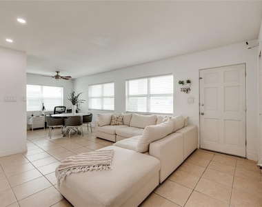 101 40th Avenue Ne - Photo Thumbnail 5