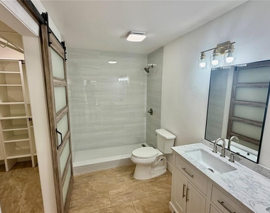 7031 Drury Street - Photo Thumbnail 7