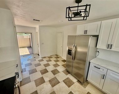 7031 Drury Street - Photo Thumbnail 4