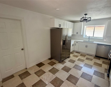 7031 Drury Street - Photo Thumbnail 3