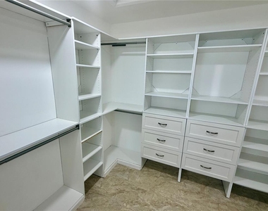 7031 Drury Street - Photo Thumbnail 10