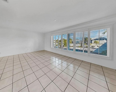 6344 Cottonwood Lane - Photo Thumbnail 11