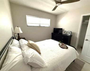 6407 1st Palm Point - Photo Thumbnail 16