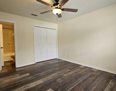 6290 W Oak Park Boulevard - Photo Thumbnail 21