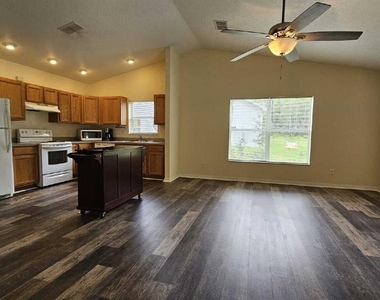 6290 W Oak Park Boulevard - Photo Thumbnail 2