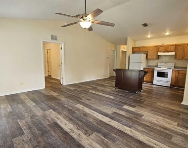 6290 W Oak Park Boulevard - Photo Thumbnail 10