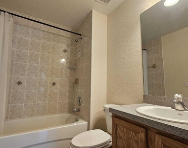 6290 W Oak Park Boulevard - Photo Thumbnail 18