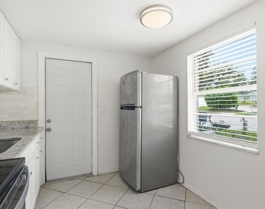 417 Milwaukee Avenue - Photo Thumbnail 10