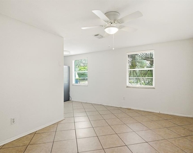 417 Milwaukee Avenue - Photo Thumbnail 4