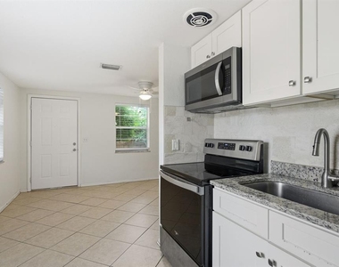 417 Milwaukee Avenue - Photo Thumbnail 11