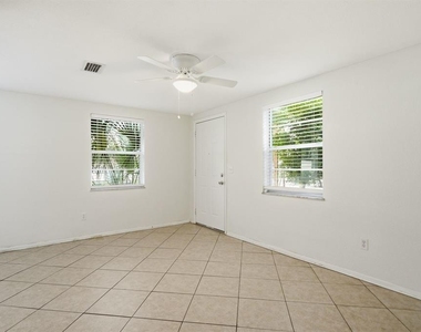417 Milwaukee Avenue - Photo Thumbnail 5