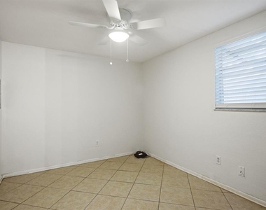 417 Milwaukee Avenue - Photo Thumbnail 15