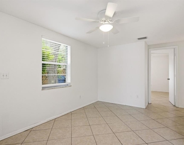 417 Milwaukee Avenue - Photo Thumbnail 7
