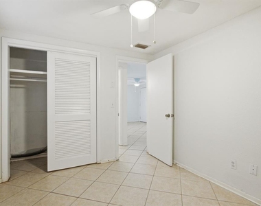 417 Milwaukee Avenue - Photo Thumbnail 16