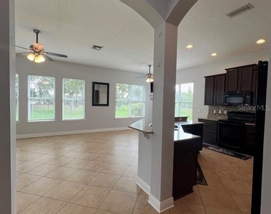 7926 Stoney Hill Drive - Photo Thumbnail 11