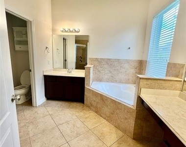 7926 Stoney Hill Drive - Photo Thumbnail 17
